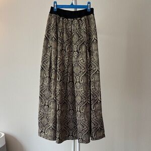 Joan Rivers Elegant Black and Gold Paisley Maxi Skirt